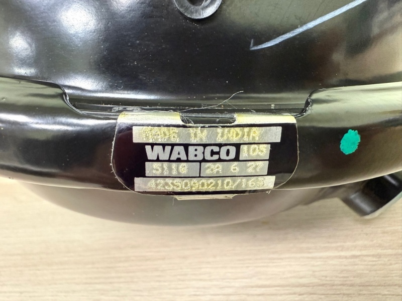 Камера тормозная передняя тип 27 на КамАЗ 54901 (ан. BS3581-K141390N00) левая сторона / WABCO 4235090210 